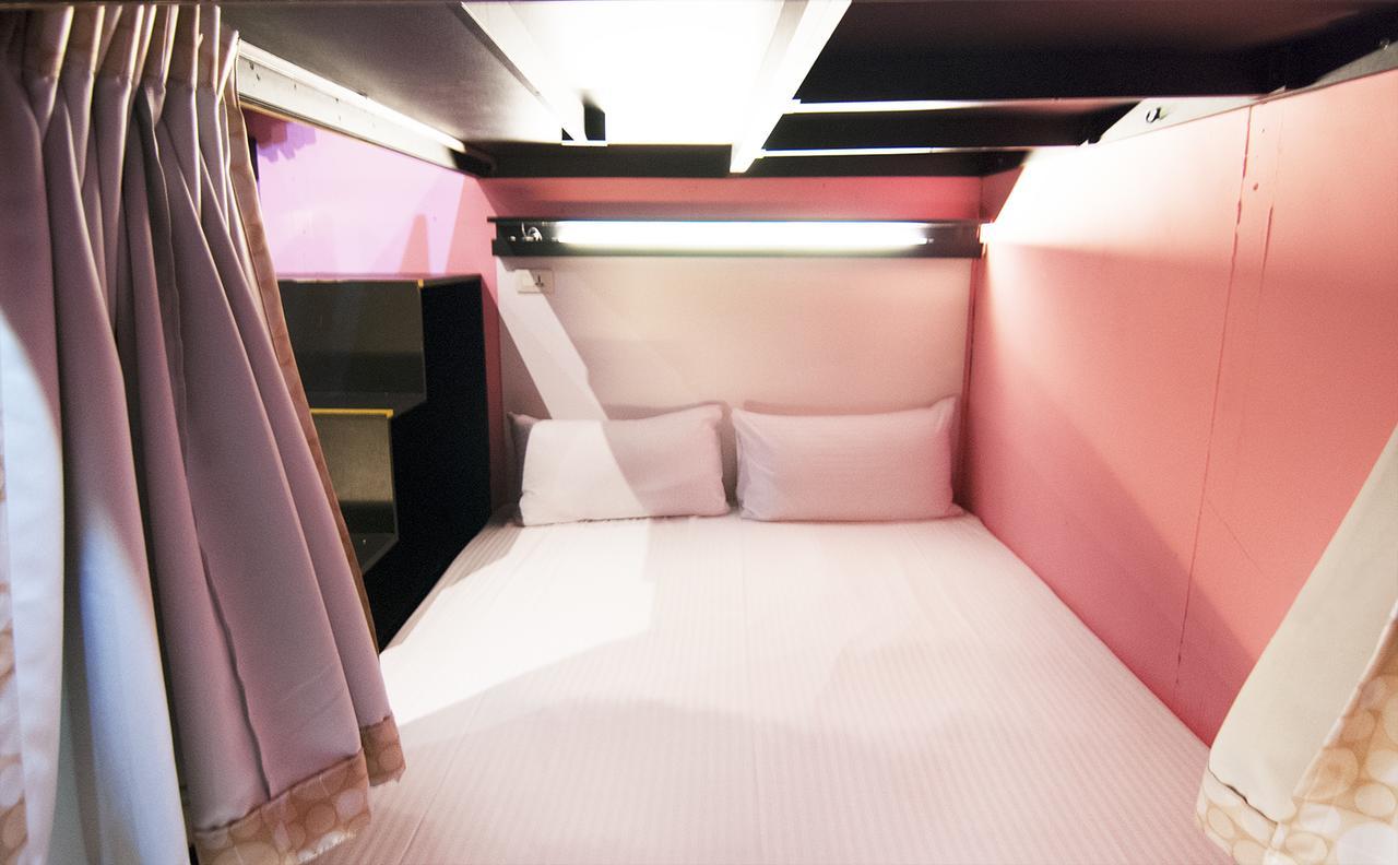 Backpackers Inn, *